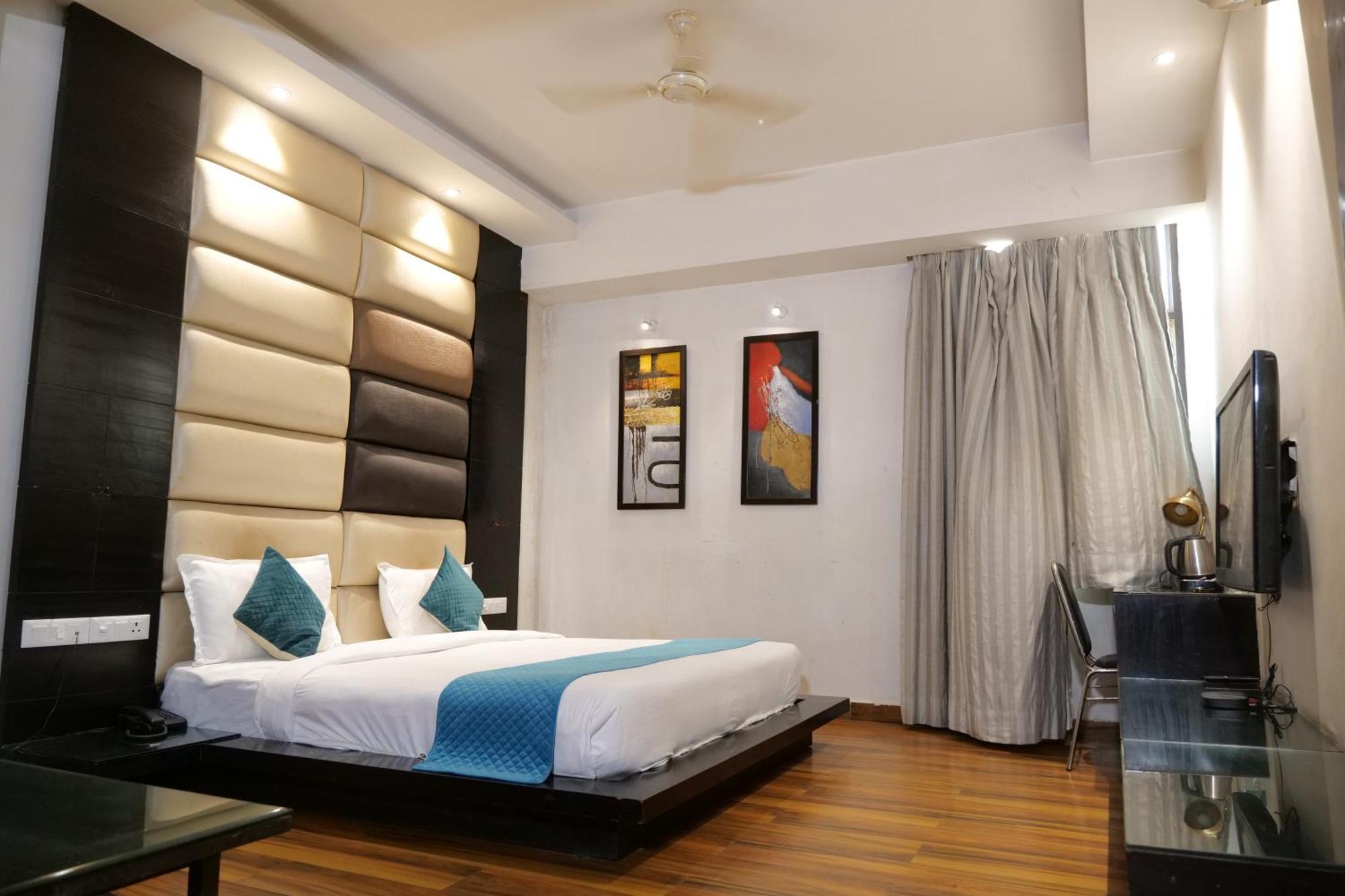 Hotel Anand Castle Kashipur Exterior photo