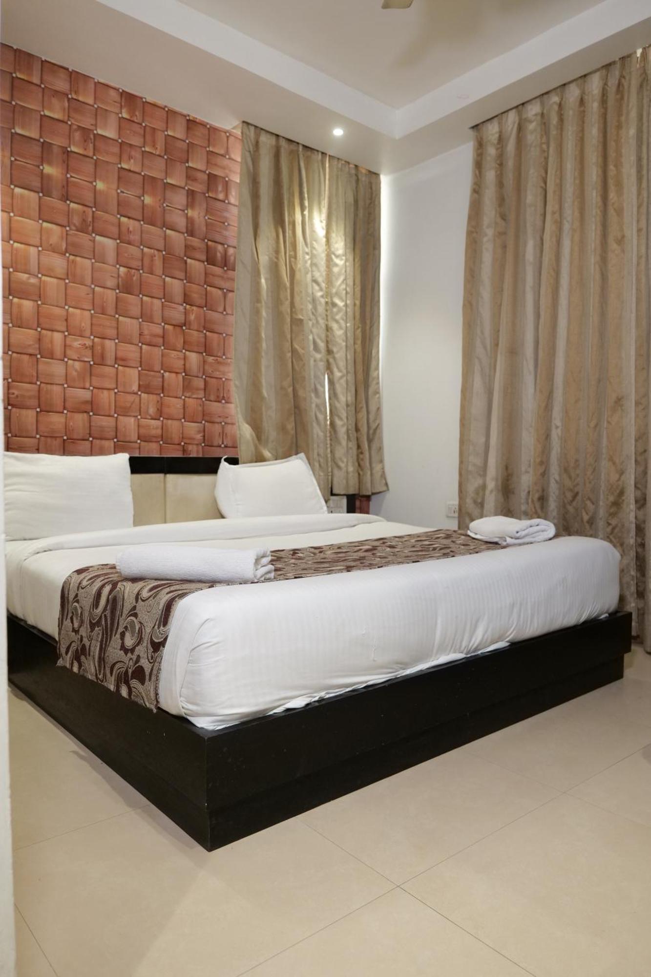 Hotel Anand Castle Kashipur Exterior photo