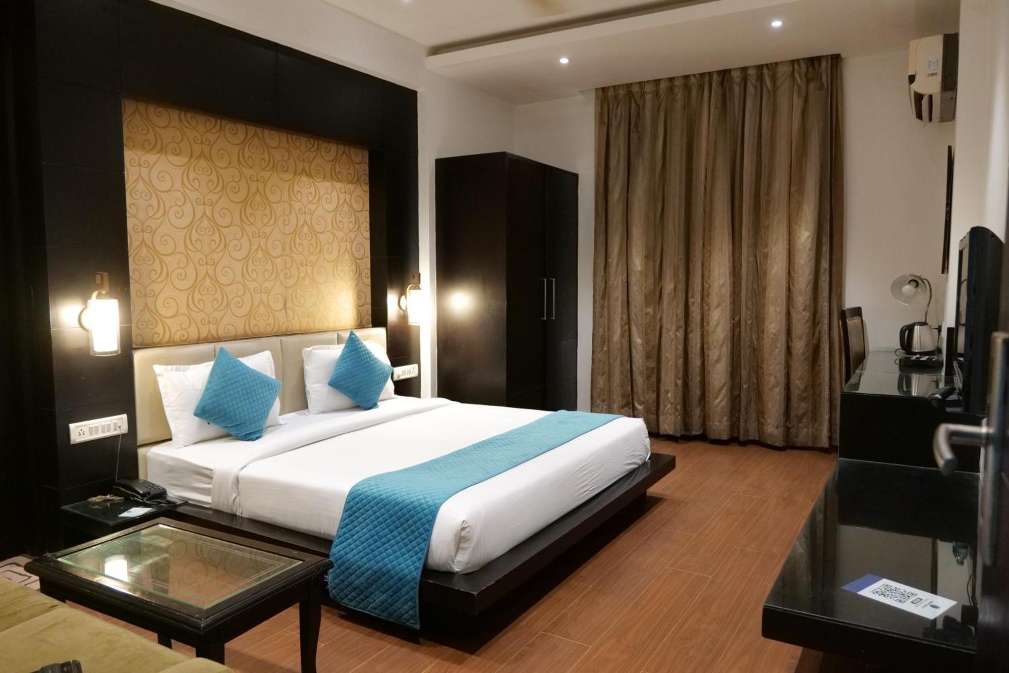 Hotel Anand Castle Kashipur Exterior photo